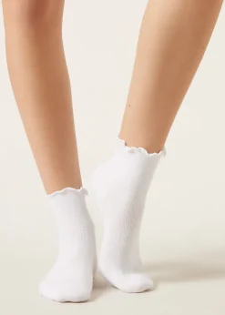 Chaussettes courtes côtelées avec bordure romantique